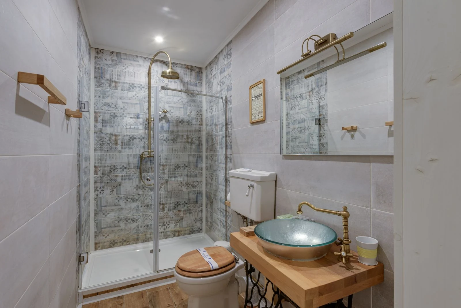 Bathroom layout and fittings